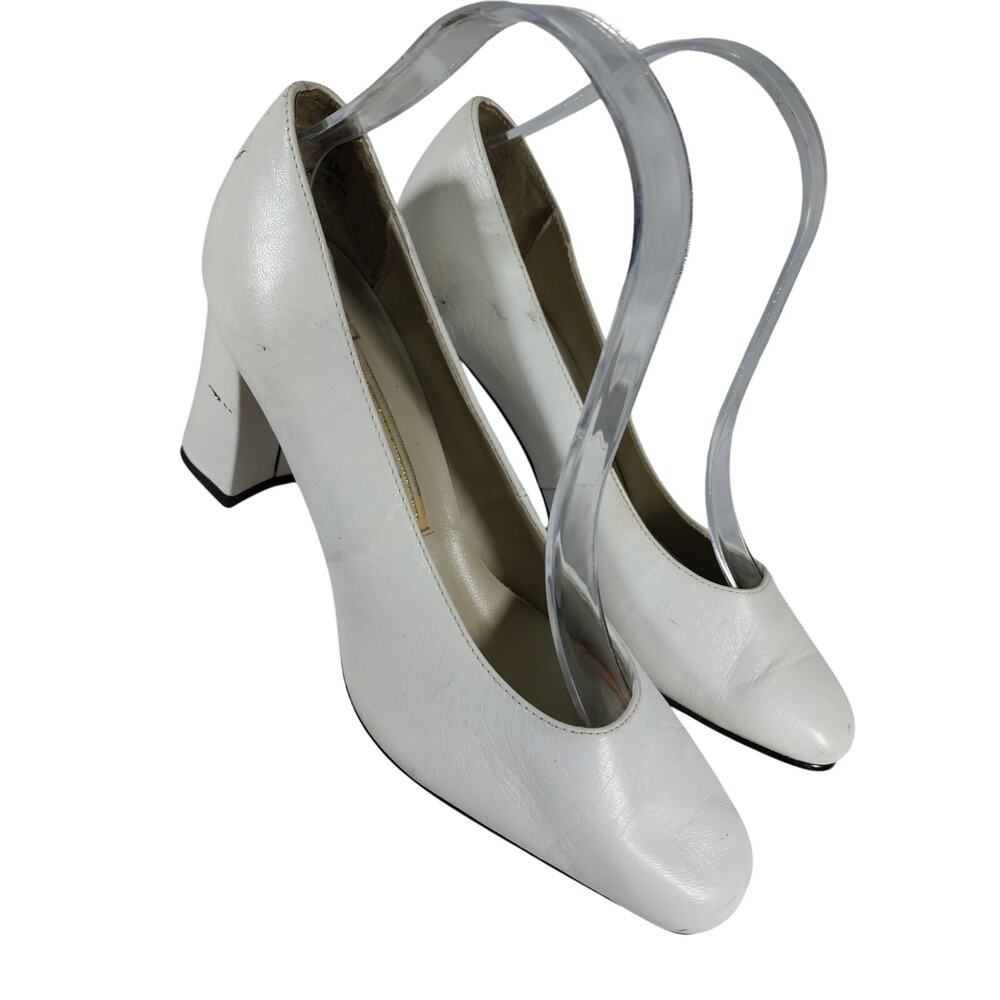 ESPANOLA! EGGSHELL/CREAM GENUINE LEATHER CHUNKY HEEL, SQUARISH TOE HEELS! 7.5M
